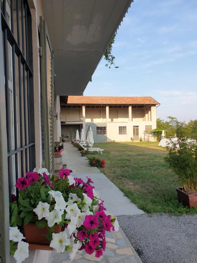 Cascina Brichat Alta Langa Serravalle delle Langhe Bagian luar foto